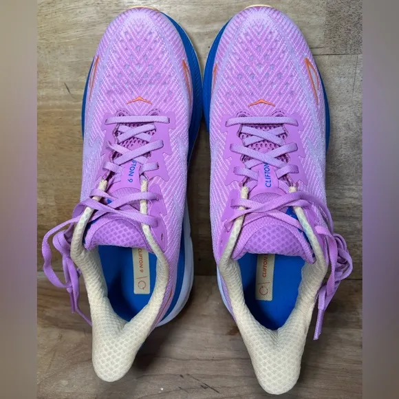 Hoka One One Clifton 9 Womens Sz 9.5 Running Shoes Sneakers Cyclamen Sweet Lilac
