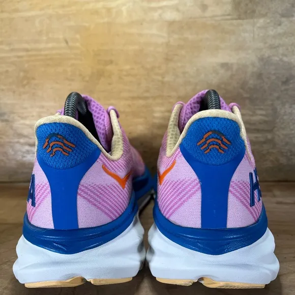 Hoka One One Clifton 9 Womens Sz 9.5 Running Shoes Sneakers Cyclamen Sweet Lilac