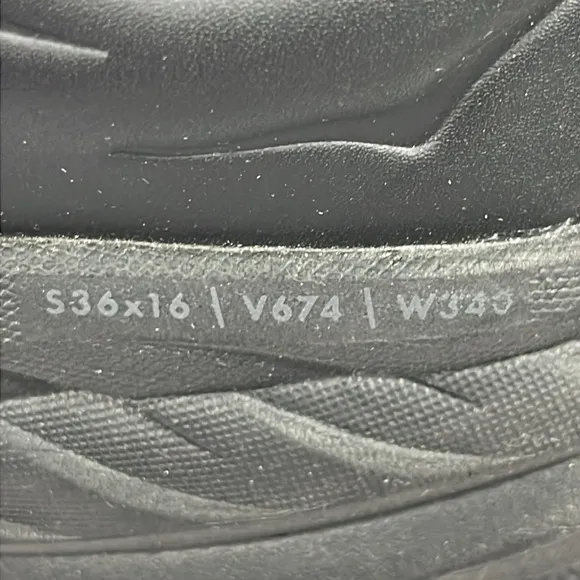 Hoka Womens Bondi SR One Cushioned Athletic Work Shoes Size 9 Black