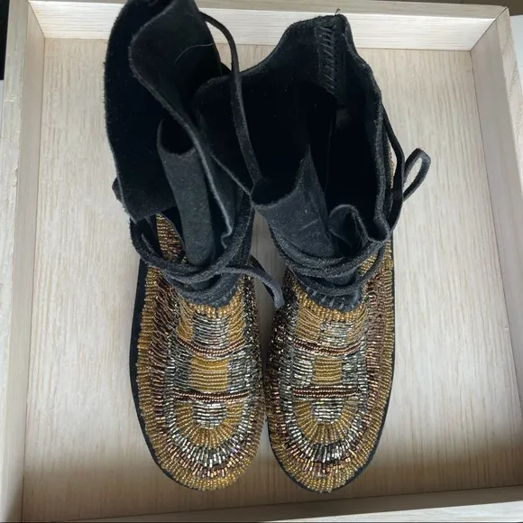 House of Harlow 1960 black suede beaded moccasin booties size 36