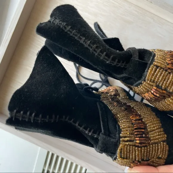 House of Harlow 1960 black suede beaded moccasin booties size 36