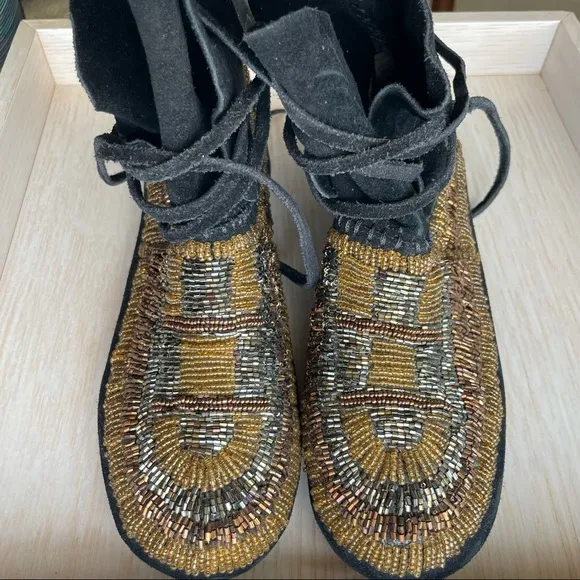 House of Harlow 1960 black suede beaded moccasin booties size 36