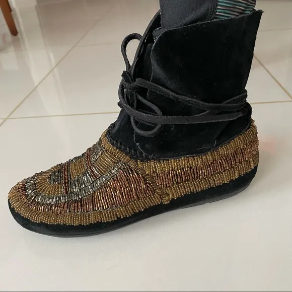 House of Harlow 1960 black suede beaded moccasin booties size 36