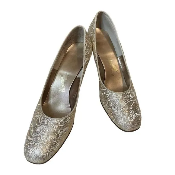 Huggins Shoes Dressy Heels Champagne Silver Gold Embossed Tapestry, size 6.5AAA