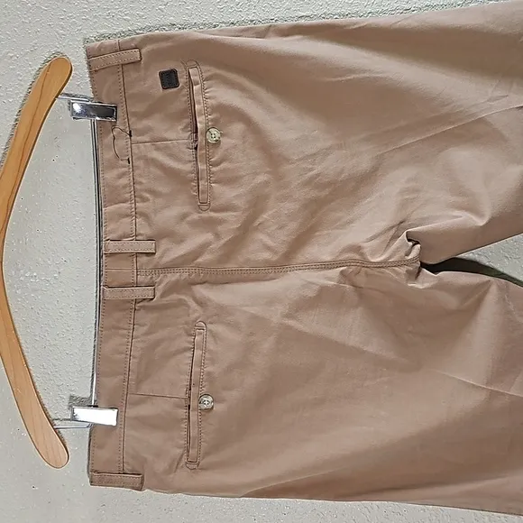 HUGO BOSS Men Dress Pants.