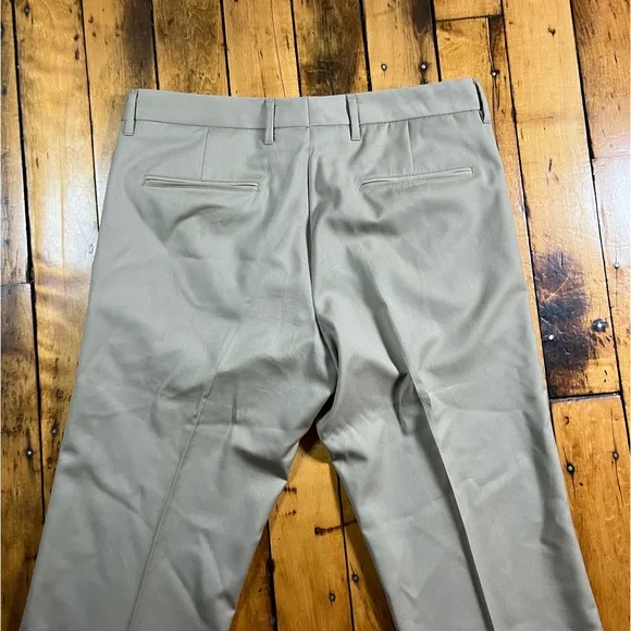 Hugo Boss Men’s 34x30 100% Virgin Wool Dress Pants Slacks Tan Beige Luxury Soft