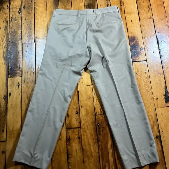 Hugo Boss Men’s 34x30 100% Virgin Wool Dress Pants Slacks Tan Beige Luxury Soft