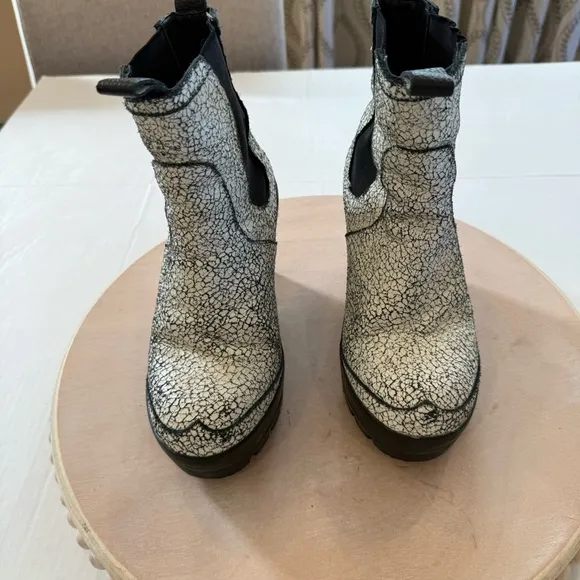 Hunter Boots Chelsea Crackle Leather Black and White Platform Wedge Size 6