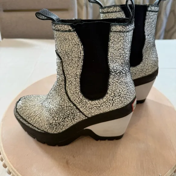 Hunter Boots Chelsea Crackle Leather Black and White Platform Wedge Size 6