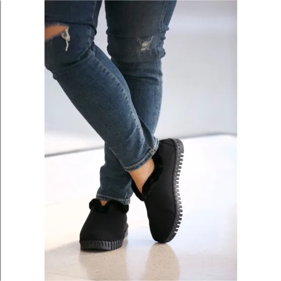 Ilse Jacobsen Tulip Faux Fur Lined Black Slippers Size 39 8.5