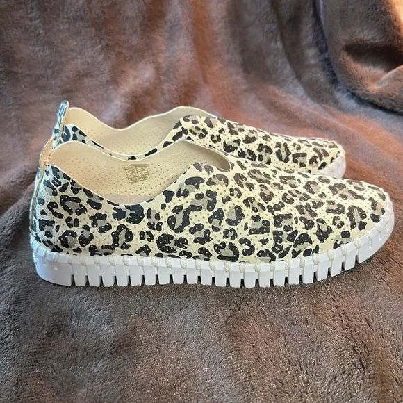 ILSE JACOBSEN Tulip Leopard Print Slip-On Shoes Sz 9
