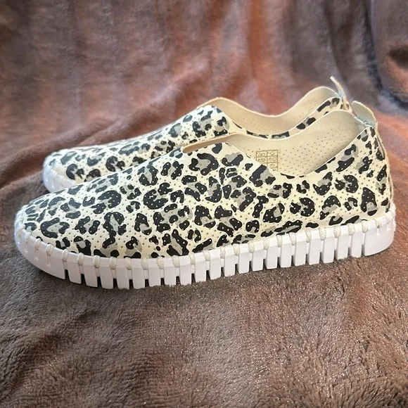 ILSE JACOBSEN Tulip Leopard Print Slip-On Shoes Sz 9