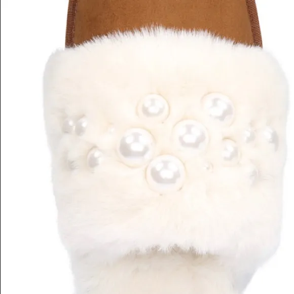 INC International Concepts Ilene cute slippers size 6