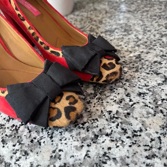 Isaac Mizrahi | Suede Leopard Print Bow Pumps Size 8