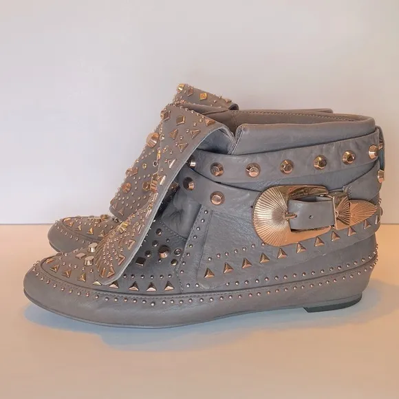 Ivy Kirzhner Gray Leather Rose Gold Studded Adobee Moccasin Boots Heels Size 8