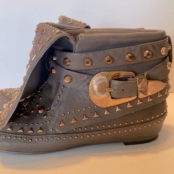 Ivy Kirzhner Gray Leather Rose Gold Studded Adobee Moccasin Boots Heels Size 8