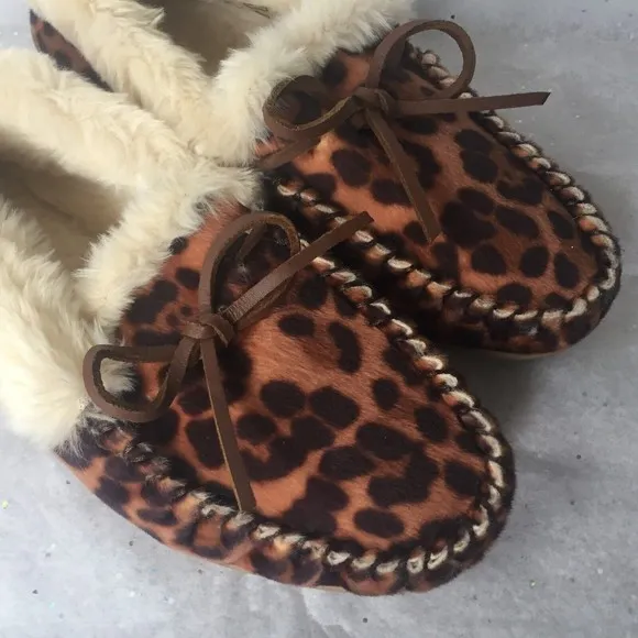 J Crew Faux Calf Hair Leopard Print Fuzzy Faux Fur  Moc Slippers - Size 10 Cozy