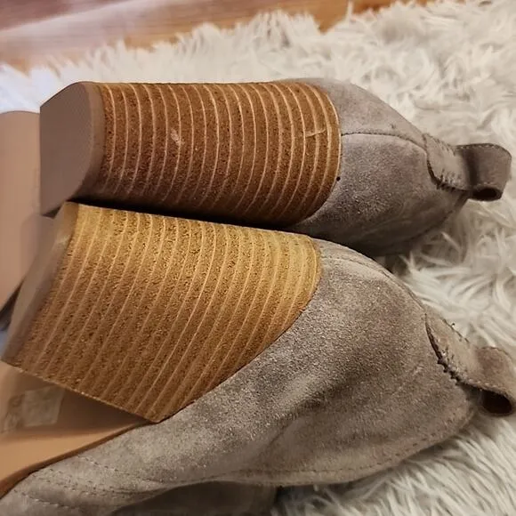JEFFREY CAMPBELL ROSEE SUEDE BOOTIES TAUPE WOMENS SIZE 10 NWOB