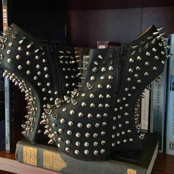 Jeffrey Campbell SHADOW-SPK Metal Spike Cantilever Heel Shoes Women's Size 6