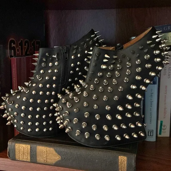 Jeffrey Campbell SHADOW-SPK Metal Spike Cantilever Heel Shoes Women's Size 6