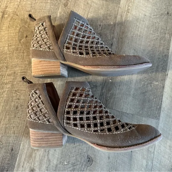 Jeffrey Campbell Taggart Tan Suede Ankle Boots