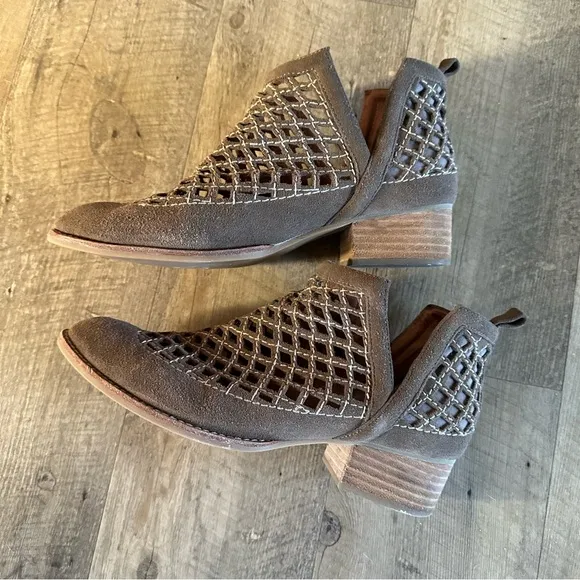 Jeffrey Campbell Taggart Tan Suede Ankle Boots