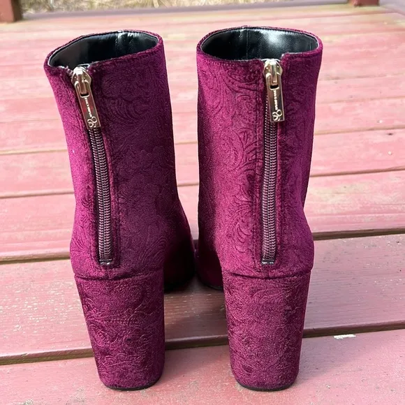 JESSICA SIMPSON size 8.5 paisley velvet zippered ankle boots.