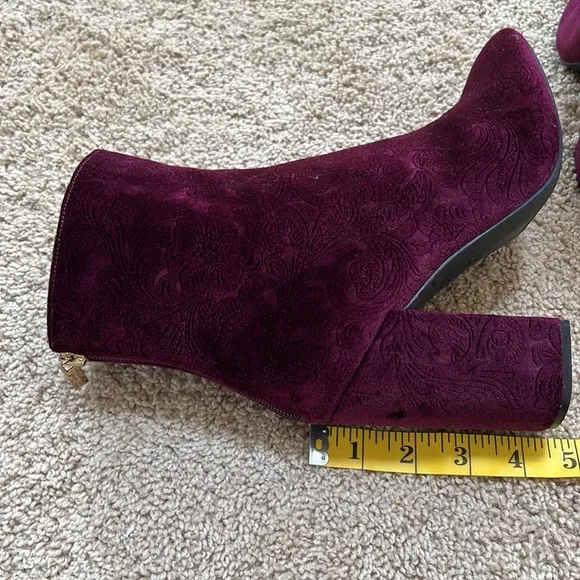JESSICA SIMPSON size 8.5 paisley velvet zippered ankle boots.