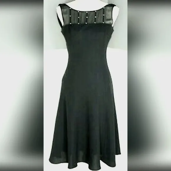 Jones New York Black Evening Dress. Quiet Luxury. Cocktail. Date Night.