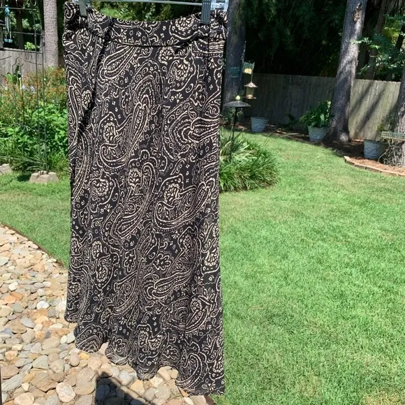 JONES NEW YORK Collection paisley print column midi skirt neutral minimalist