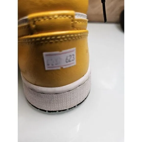 Jordan 1 Mid Women's University Gold Yellow Size 7.5.  623