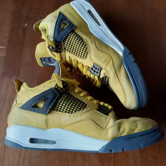 Jordan 4 Retro  Lightning Men's Size 11.5