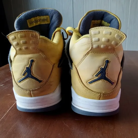 Jordan 4 Retro  Lightning Men's Size 11.5