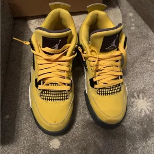 Jordan Men's Yellow Sneakers
