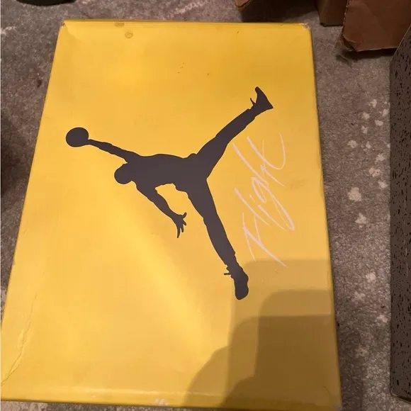 Jordan Men's Yellow Sneakers