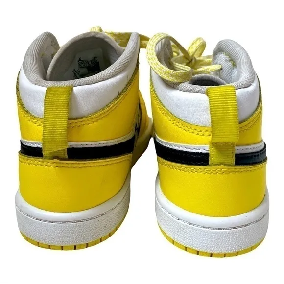 𝅺JORDAN Youth Air 1 Mid Gs Dynamic Yellow Size US 1Y