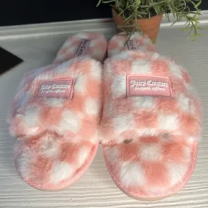 Juicy Couture JC Hero Pink Fuzzy Slide Top Close Slippers Slides Sz 6.5-7.5 New
