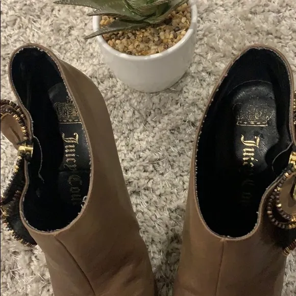 JUICY Couture leather ankle boots