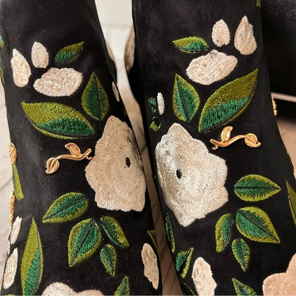 Karl Lagerfeld Harlow Suede Floral Embroidered Bootie Ankle Boots 9 Black Green