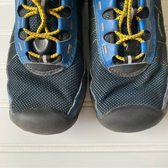 Keen | Boy's Targhee Sport Outdoor Hiking Shoes Size 4 Yellow Blue