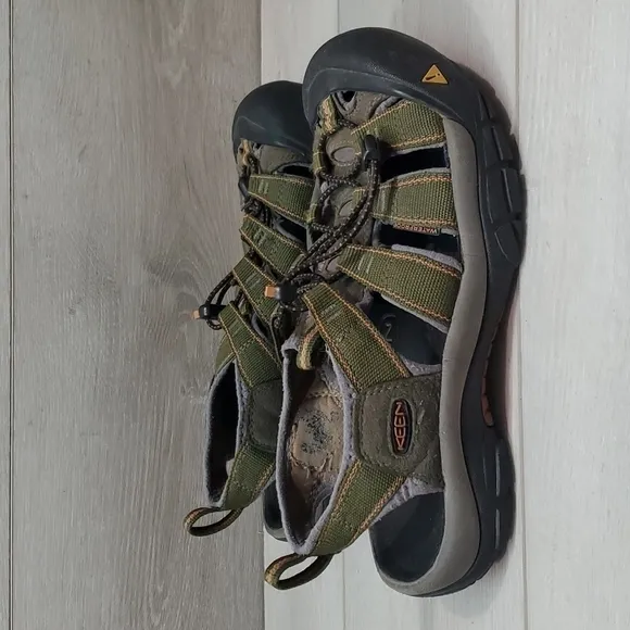 Keen Mens Outdoor Newport Waterproof Sandals shoes sz 9