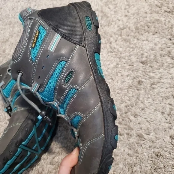 𝅺KEEN Outdoor Hiking Shoes