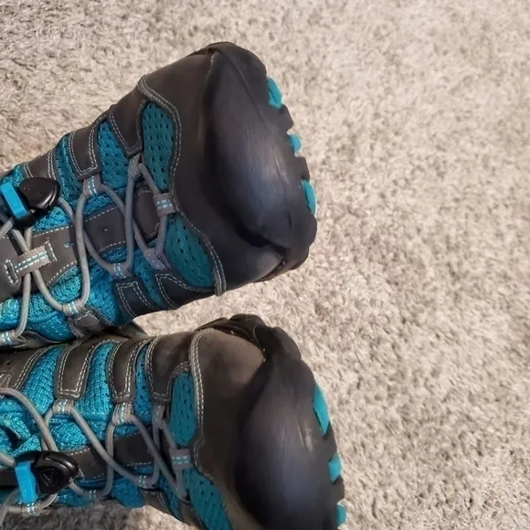 𝅺KEEN Outdoor Hiking Shoes