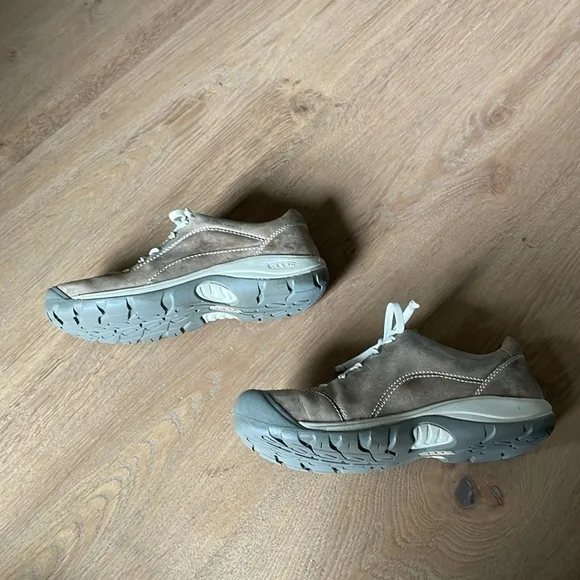 Keen Presidio ll Brown Leather Hiking Outdoor Camping Shoes Women Size 9.5