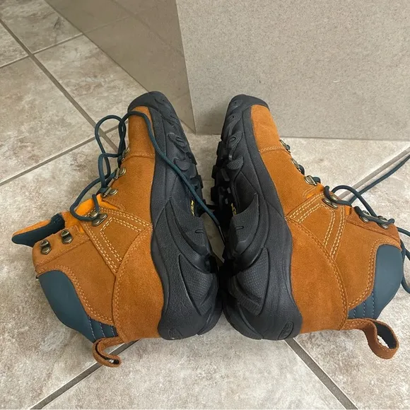 Keen Pyrenees Waterproof Trail Hiking Boots Wore 1x Men’s USA 8 Damaged Bracket!