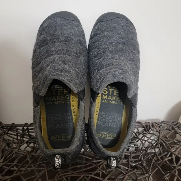Keen Women’s Howser II Grey Felt Gray  Slip On Shoes Size 9.5