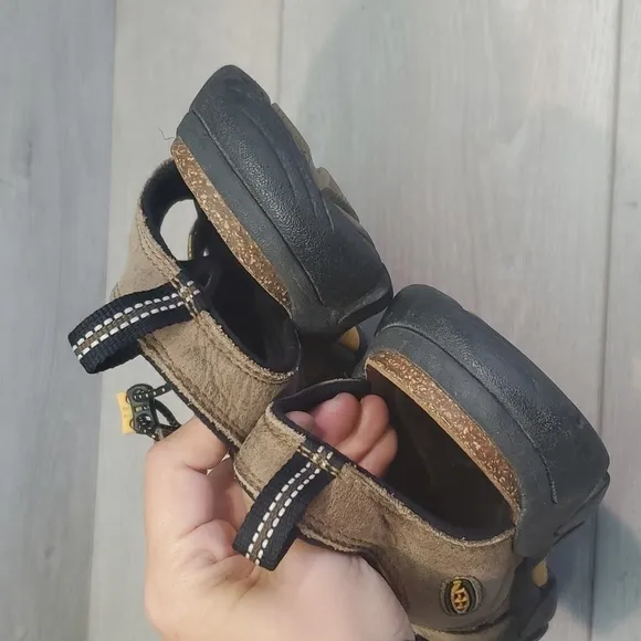Keen Womens Outdoor Hiking Sandals Shoes sz 9