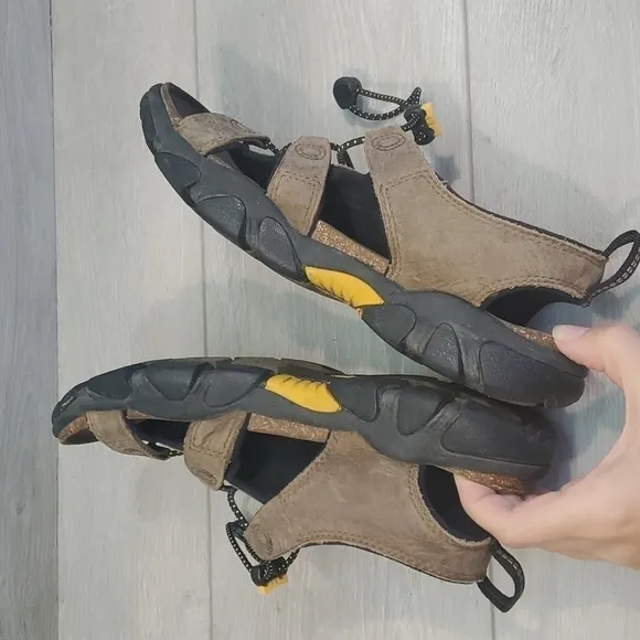 Keen Womens Outdoor Hiking Sandals Shoes sz 9