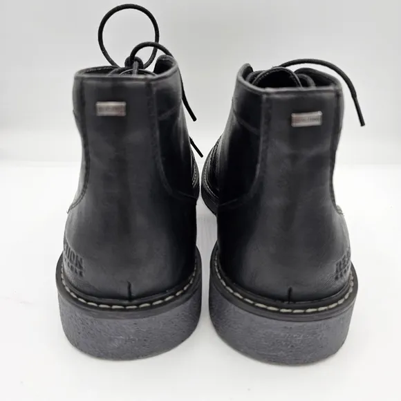 Kenneth Cole Reaction Black Trail Chukka Ankle Boots NWT, size 9.5