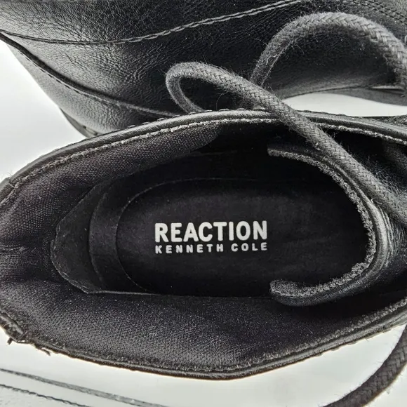 Kenneth Cole Reaction Black Trail Chukka Ankle Boots NWT, size 9.5